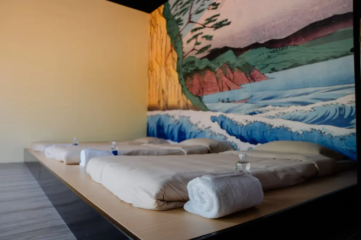 Phòng nệm futon trải chiếu tatami – Tatami Hotel, Lynntimes Thanh Thủy