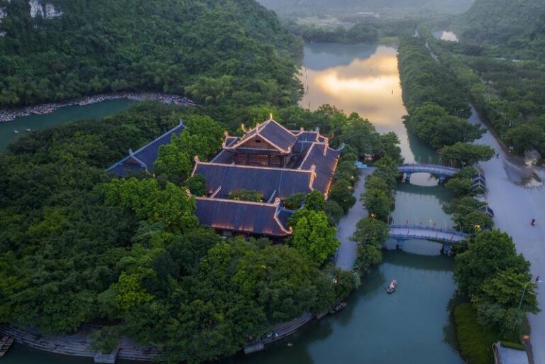Kinh nghiệm du lịch Tràng An: Lịch trình chi tiết ở đâu, ăn gì, chơi gì