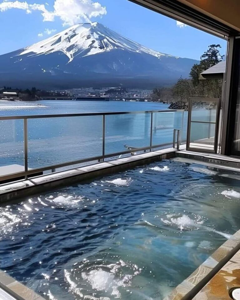 Onsen khoáng nóng là gì? Lợi ích, quy trình tắm onsen chuẩn Nhật