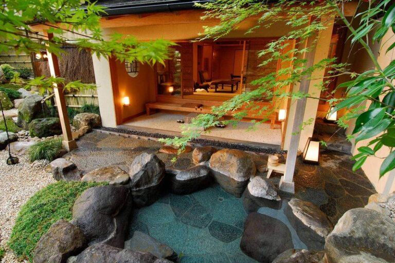 Onsen là gì? Tìm hiểu Quy trình và Văn hóa tắm Onsen chuẩn Nhật Bản