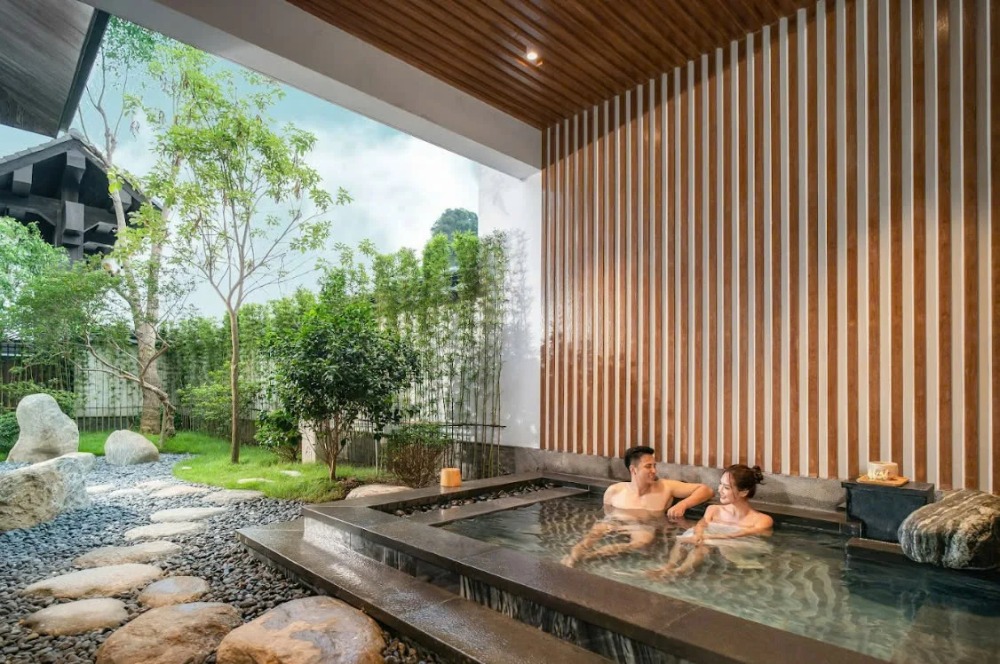 Tiêu chí lựa chọn địa điểm tắm khoáng nóng gần Hà Nội - Dịch vụ lưu trú, ăn uống và tiện ích đi kèm